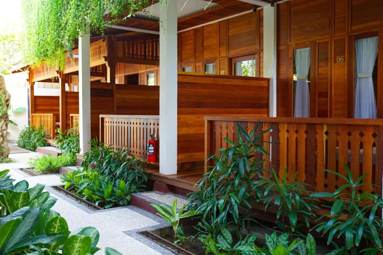 La'Villaris Hotel & Resto Kuta  Bagian luar foto