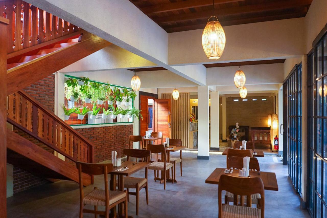 La'Villaris Hotel & Resto Kuta  Bagian luar foto