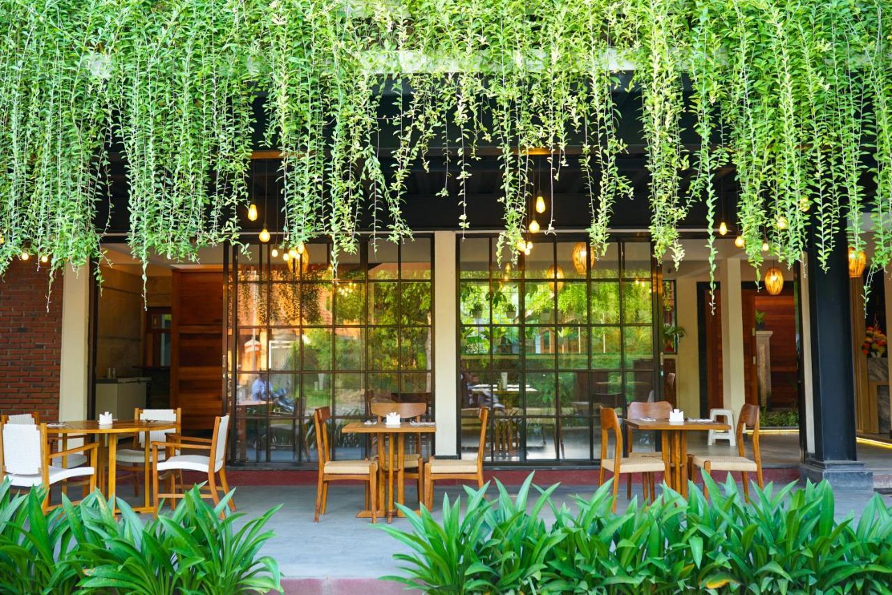 La'Villaris Hotel & Resto Kuta  Bagian luar foto